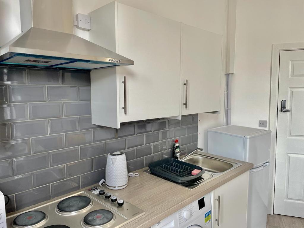 Cheerful 1 Bed Apartment Cardiff City Centre - Penarth Rd Exterior photo