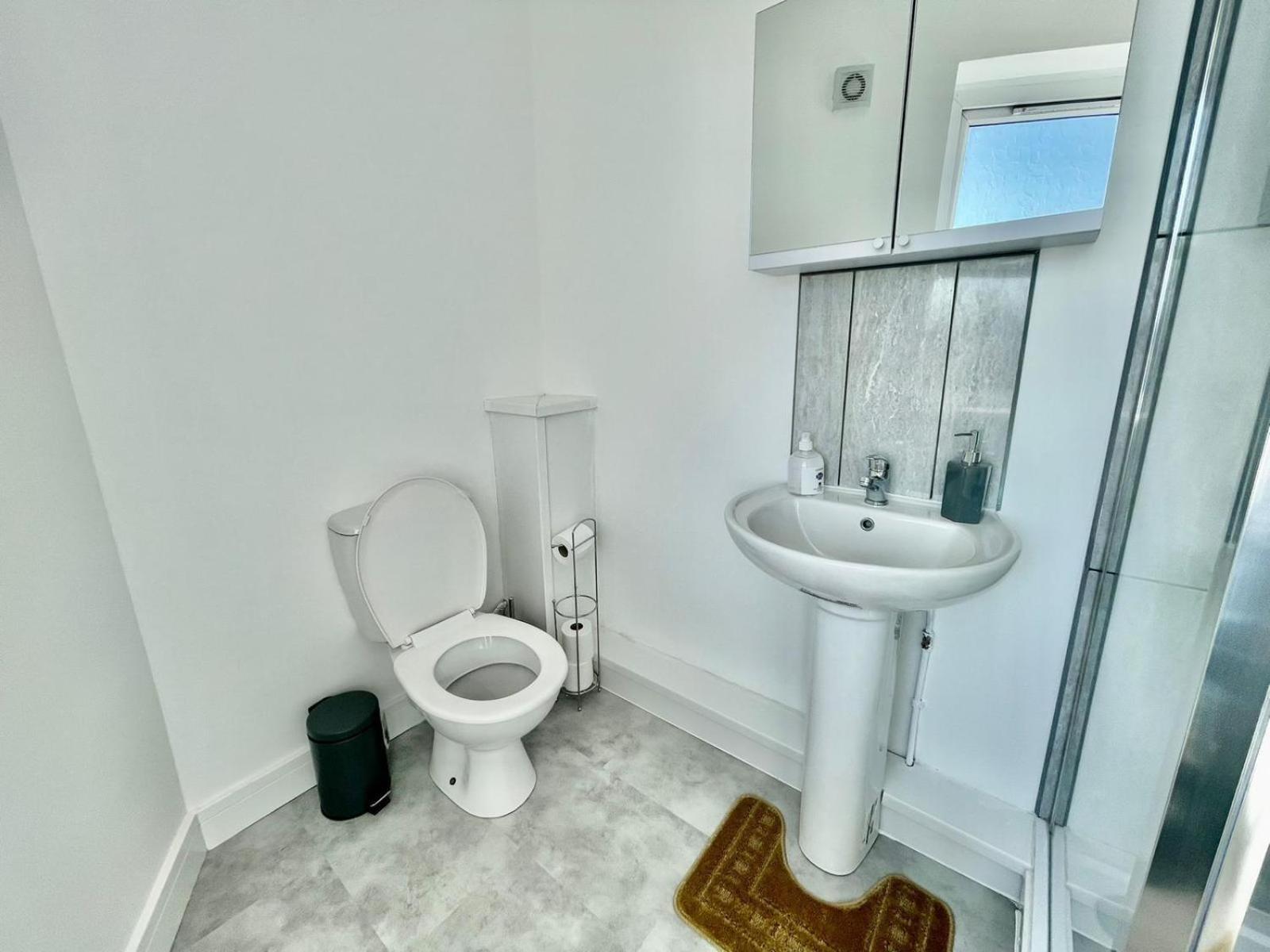 Cheerful 1 Bed Apartment Cardiff City Centre - Penarth Rd Room photo