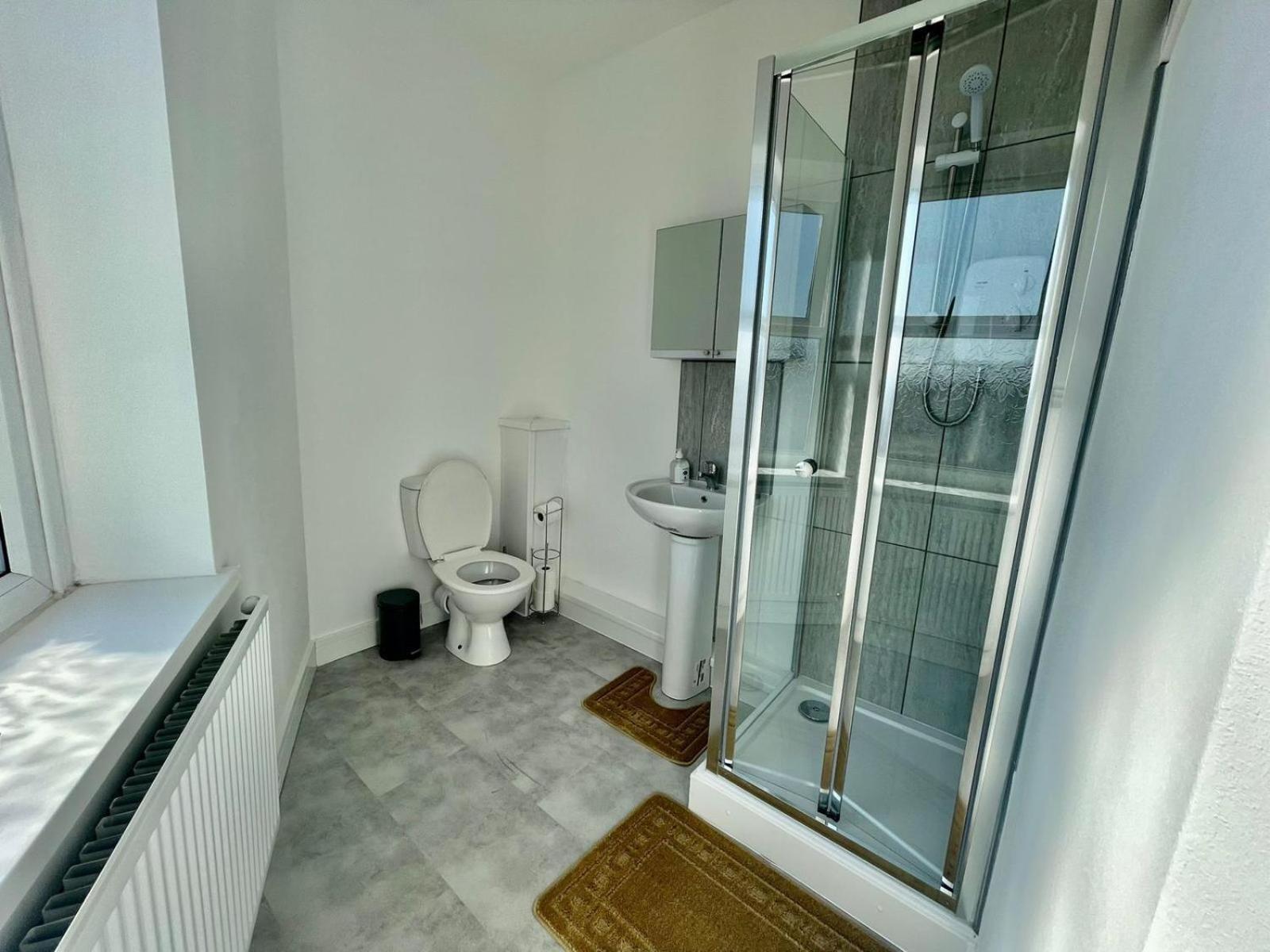 Cheerful 1 Bed Apartment Cardiff City Centre - Penarth Rd Room photo